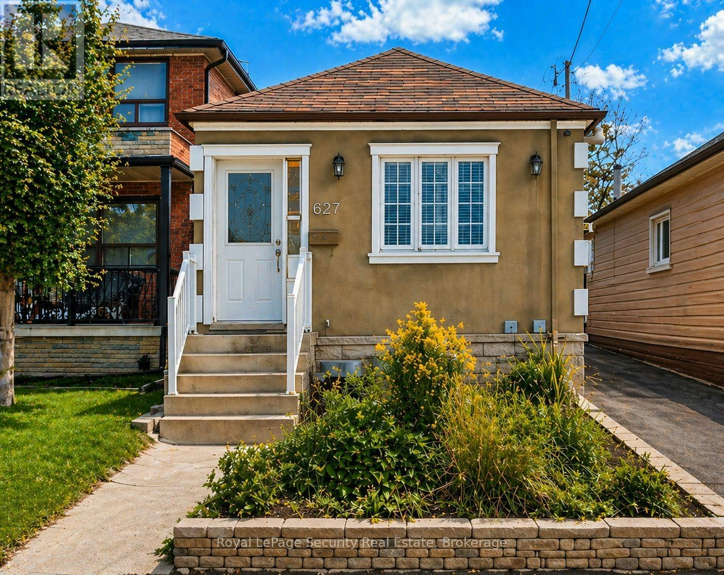 627 Caledonia Road, Toronto, ON, M6E 4V7