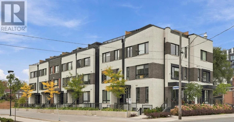 TH12-20 Ed Clark Gardens, Toronto, ON, M6N 0B5 - 38
