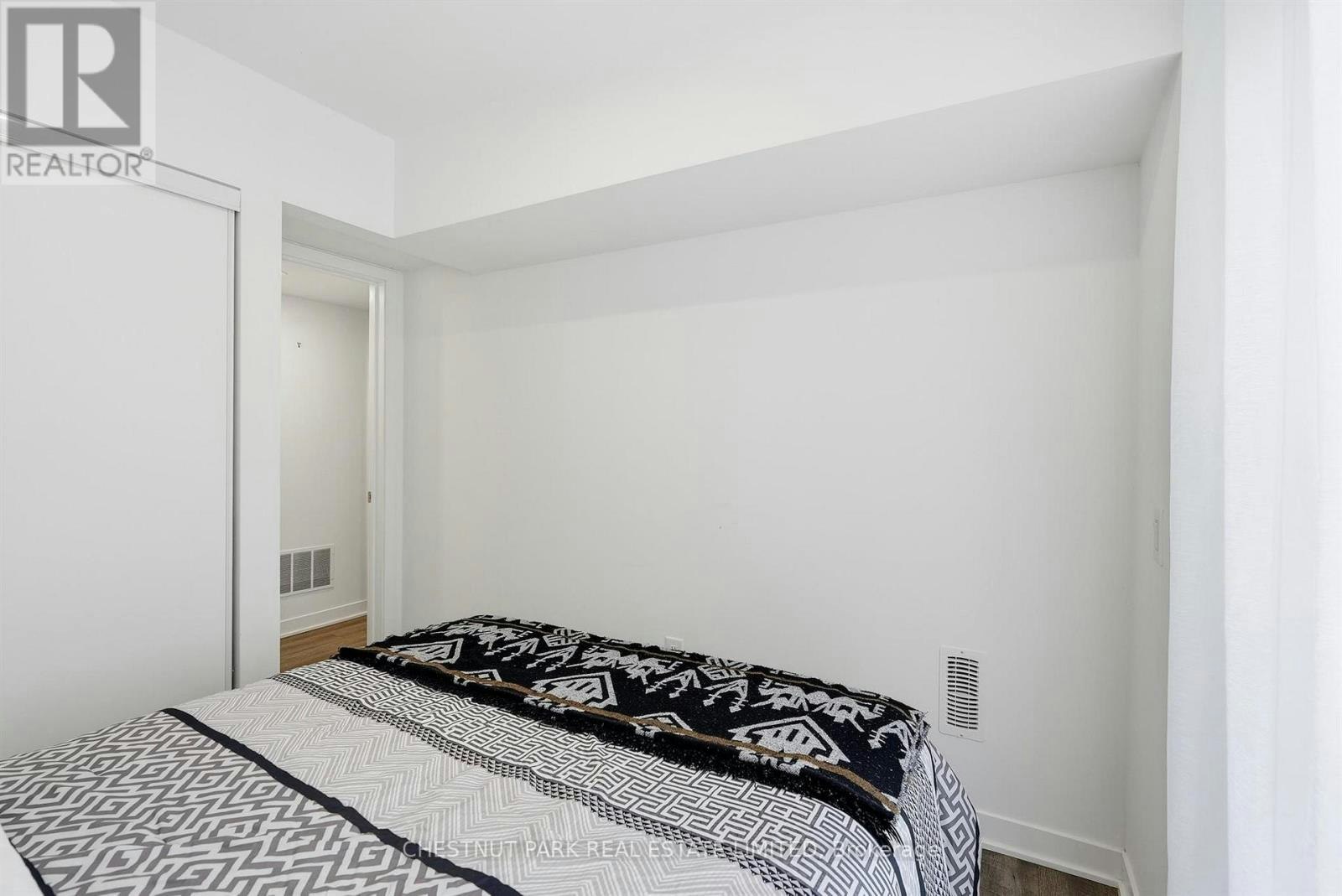 TH12-20 Ed Clark Gardens, Toronto, ON, M6N 0B5 - 26