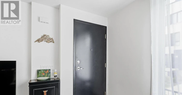TH12-20 Ed Clark Gardens, Toronto, ON, M6N 0B5 - 3