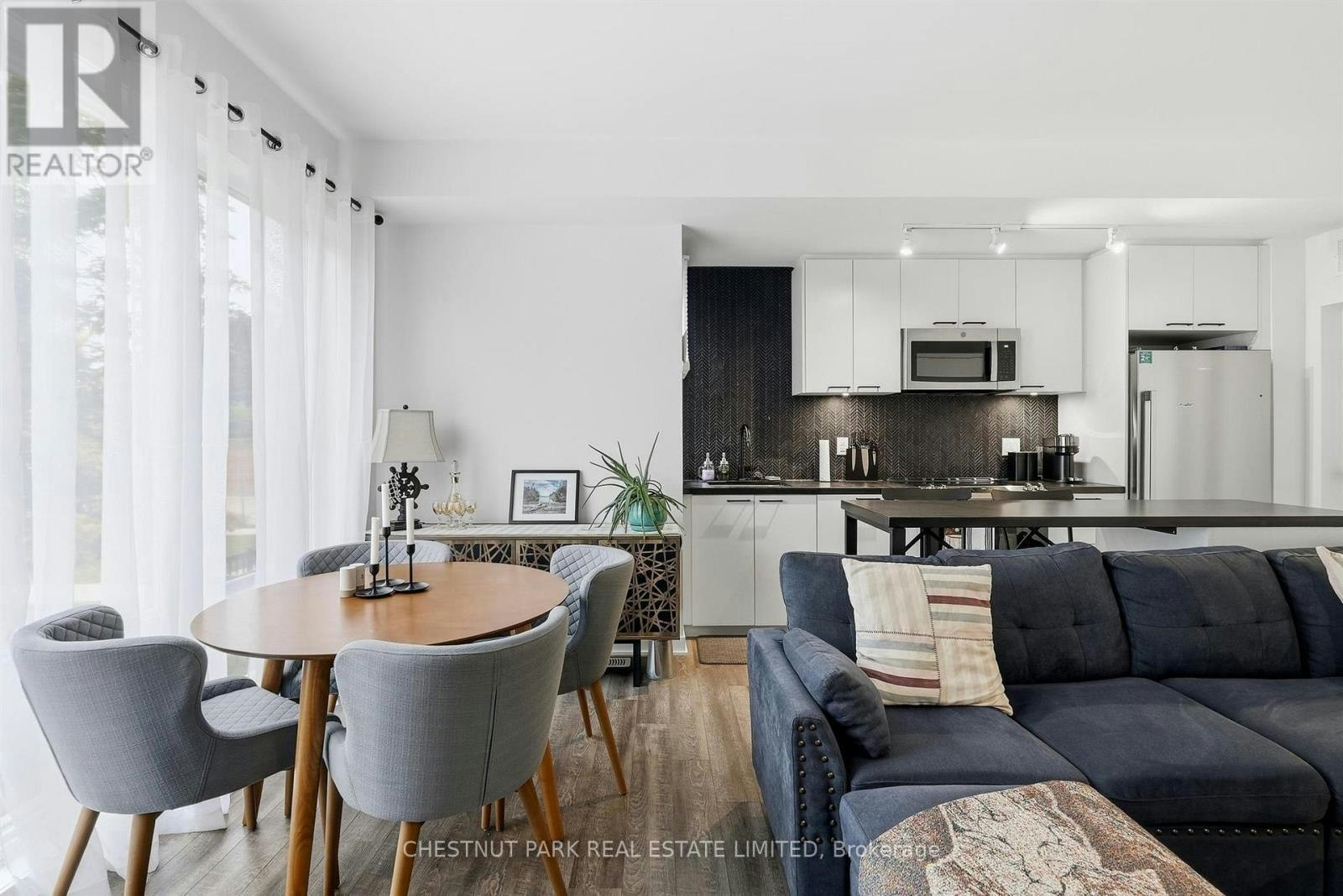 TH12-20 Ed Clark Gardens, Toronto, ON, M6N 0B5 - 4
