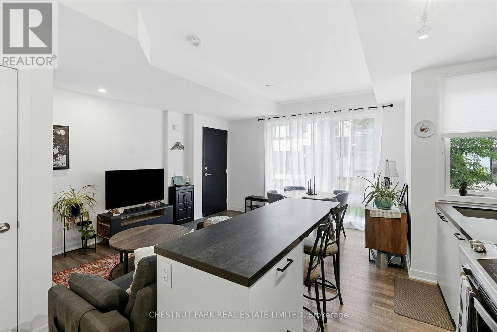 TH12-20 Ed Clark Gardens, Toronto, ON, M6N 0B5 - 15
