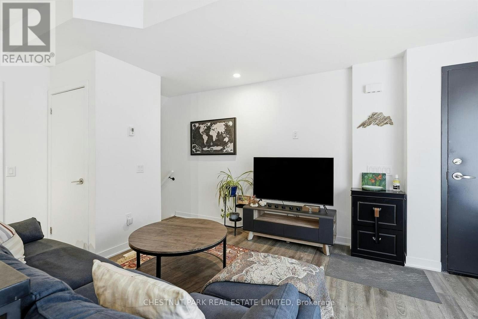 TH12-20 Ed Clark Gardens, Toronto, ON, M6N 0B5 - 6