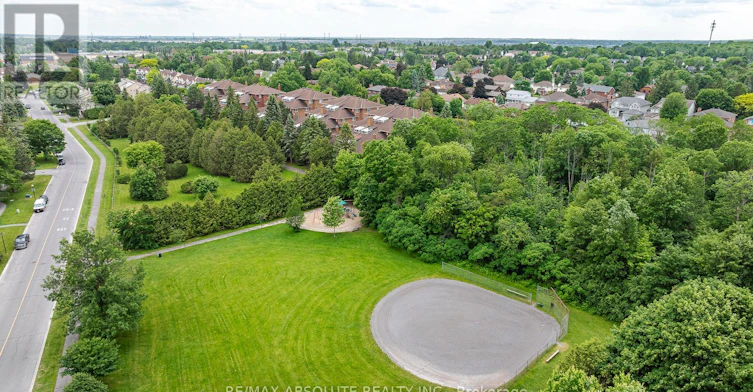 206 Stratas Court, Ottawa, ON, K2L 3K5 - 4
