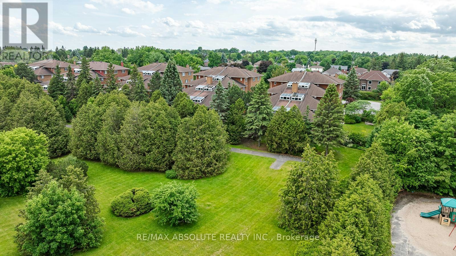 206 Stratas Court, Ottawa, ON, K2L 3K5 - 5