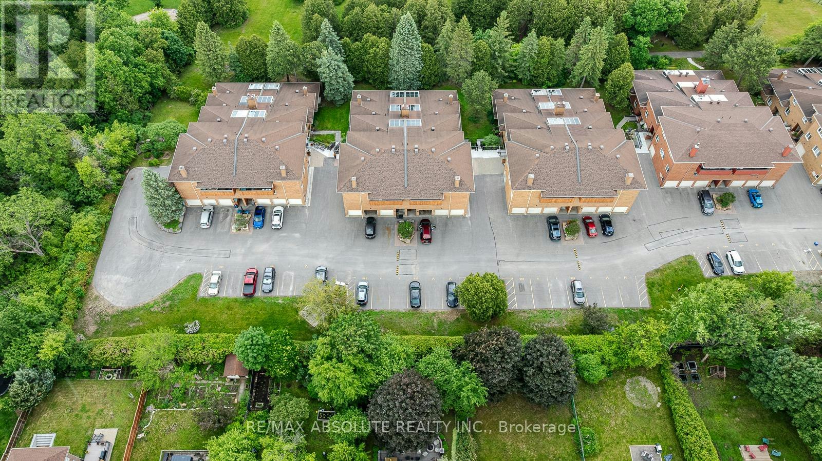 206 Stratas Court, Ottawa, ON, K2L 3K5 - 3