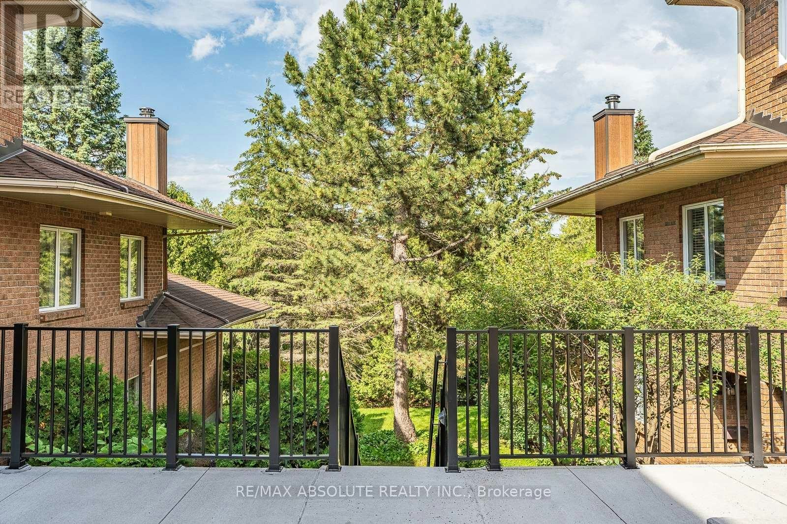 206 Stratas Court, Ottawa, ON, K2L 3K5 - 6