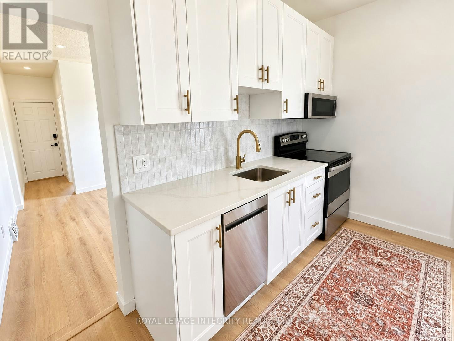 920 Gladstone Avenue, Ottawa, ON, K1R 6Y4 - 11