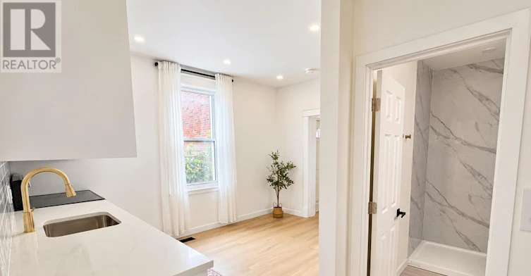 920 Gladstone Avenue, Ottawa, ON, K1R 6Y4 - 9