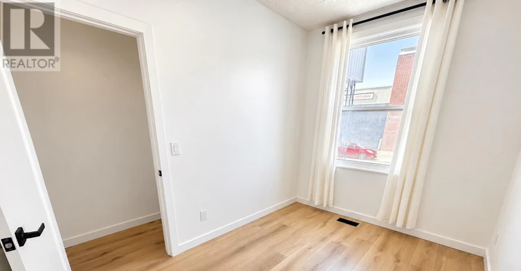 920 Gladstone Avenue, Ottawa, ON, K1R 6Y4 - 4