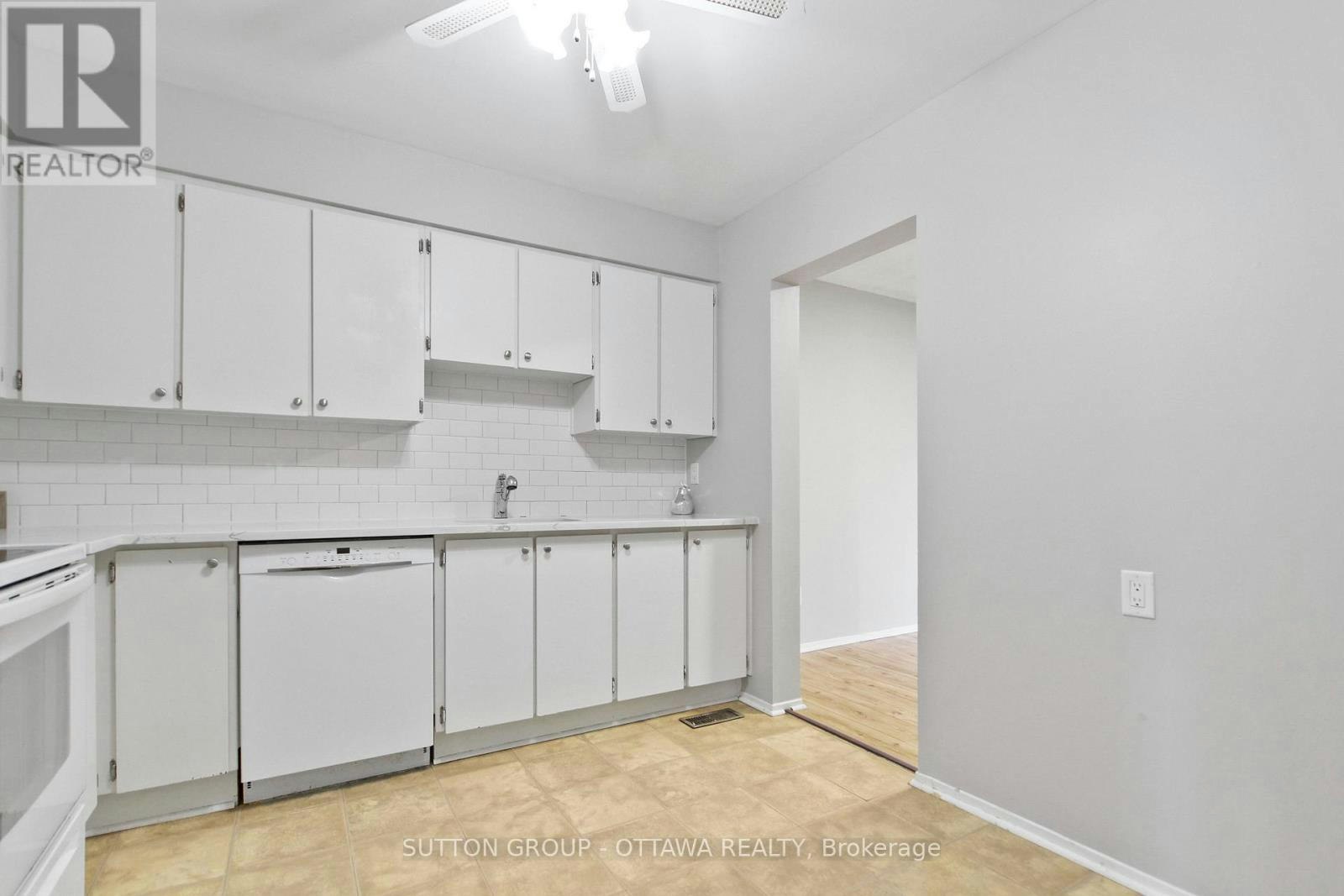 75 Clarkson Crescent, Ottawa, ON, K2L 3C9 - 9