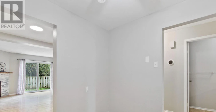 75 Clarkson Crescent, Ottawa, ON, K2L 3C9 - 10