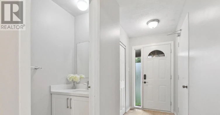75 Clarkson Crescent, Ottawa, ON, K2L 3C9 - 4