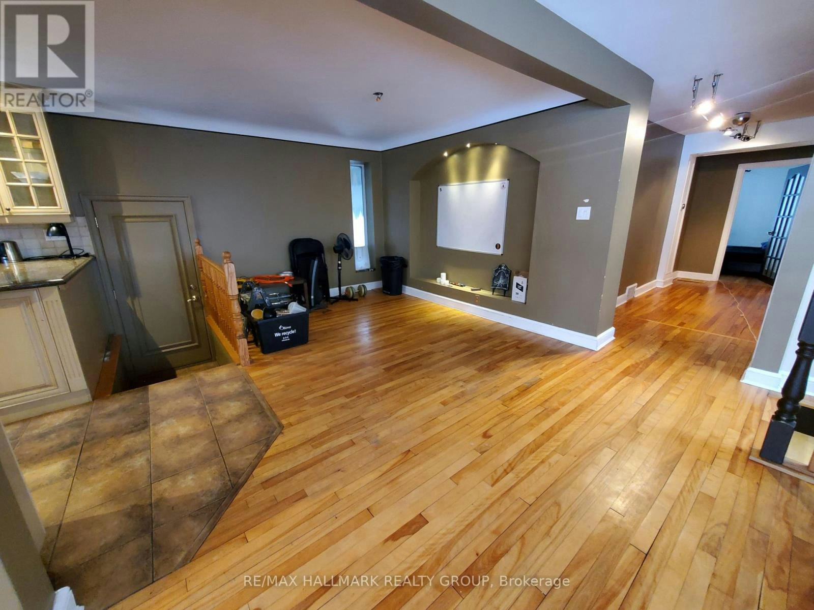 239 Dale Avenue, Ottawa, ON, K1G 0H6 - 2