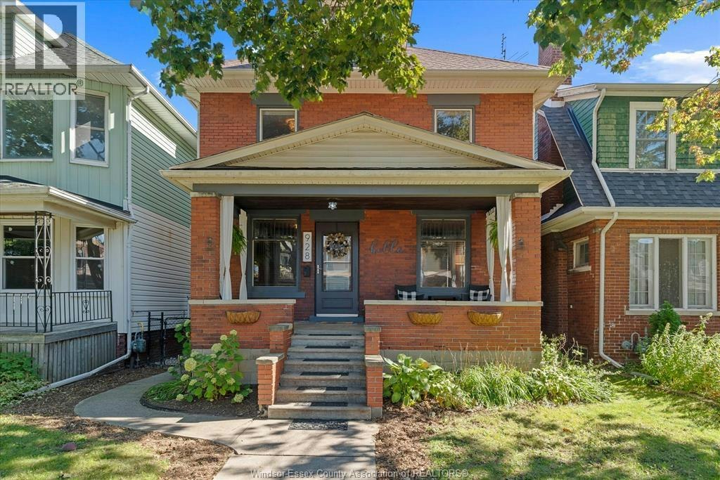 928 Windermere, Windsor, ON, N8Y 3C4