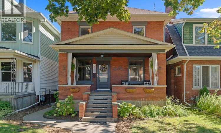 928 Windermere