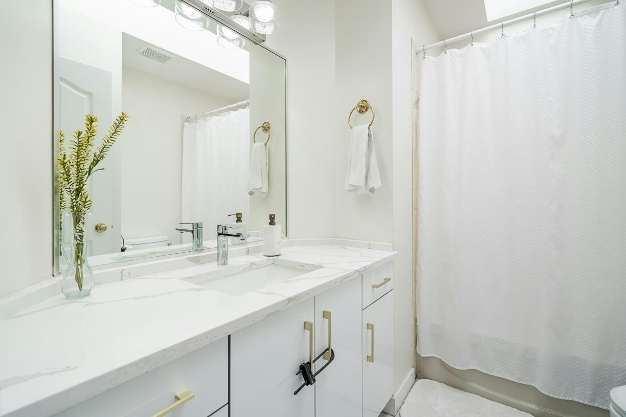 16158 16a Avenue, Surrey, BC, V4A 9J9 - 13