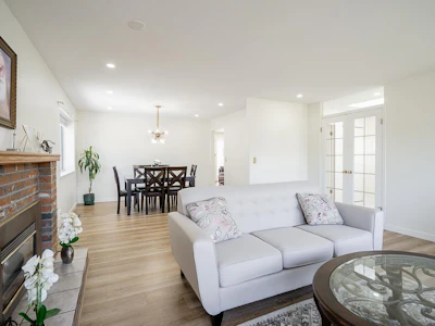 16158 16a Avenue - 5