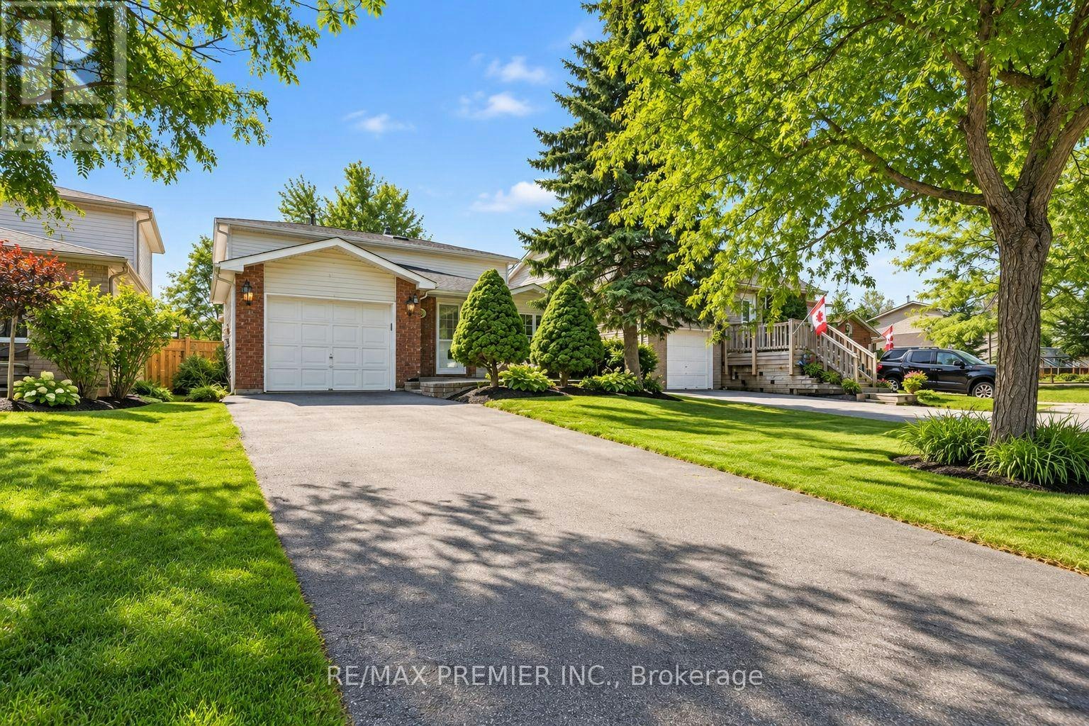 54 Hersey Crescent N, Barrie, ON, L4N 8R2