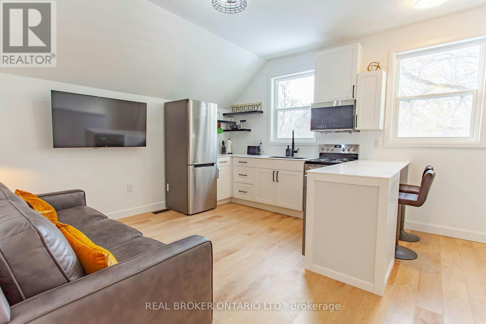 UPPER-97 Albert Street S, Orillia, ON, L3V 5L1