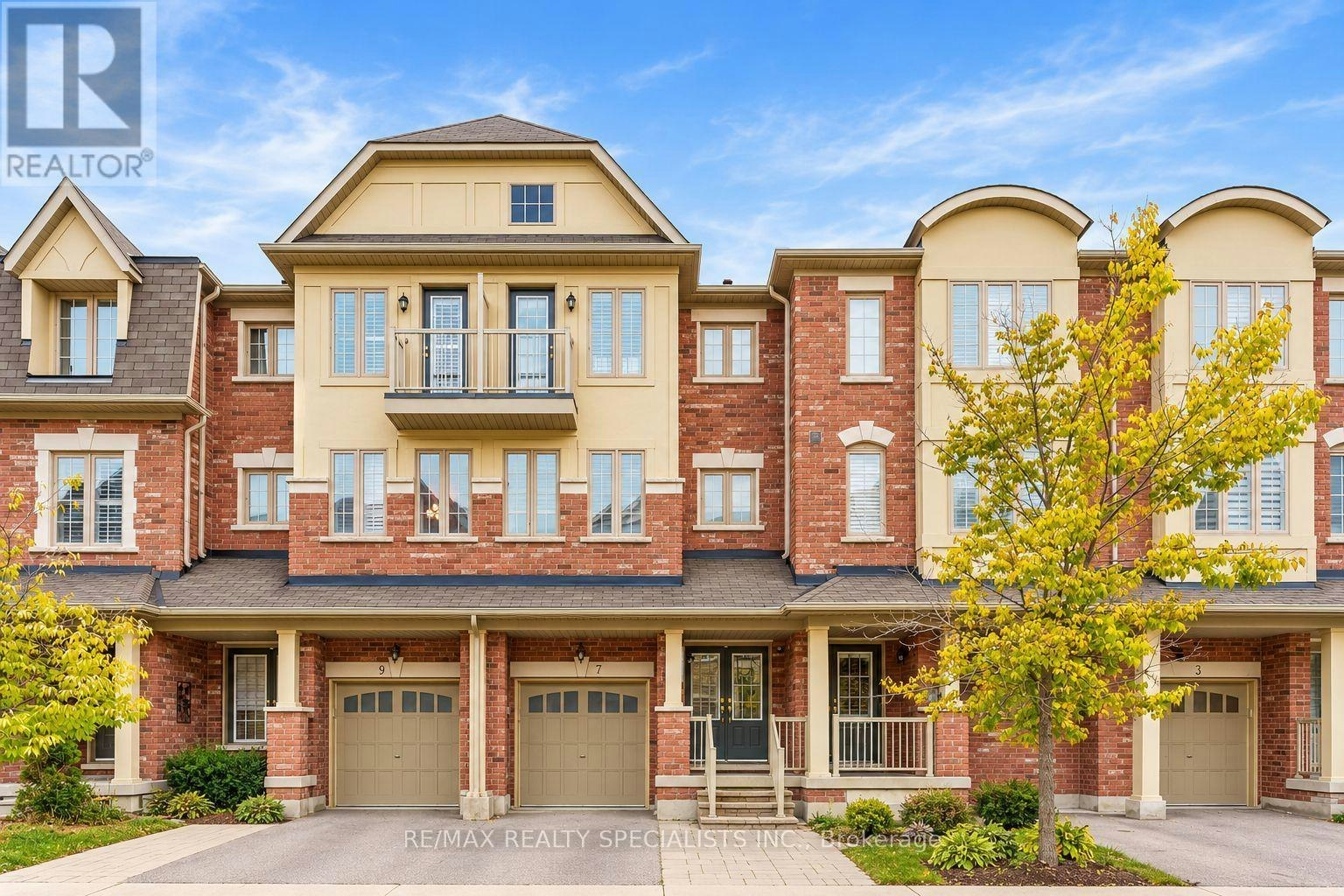 7 Hobart Gardens, Brampton, ON, L6Z 0J1