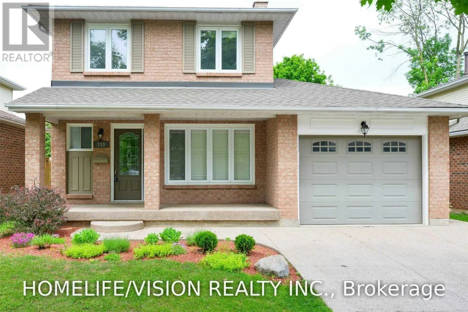 229 Village Wood Road, Oakville, ON, L6L 5S6