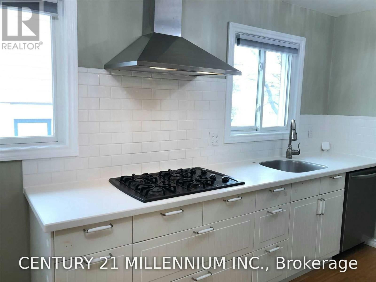 8 Sutherland Avenue, Brampton, ON, L6V 2H4 - 9