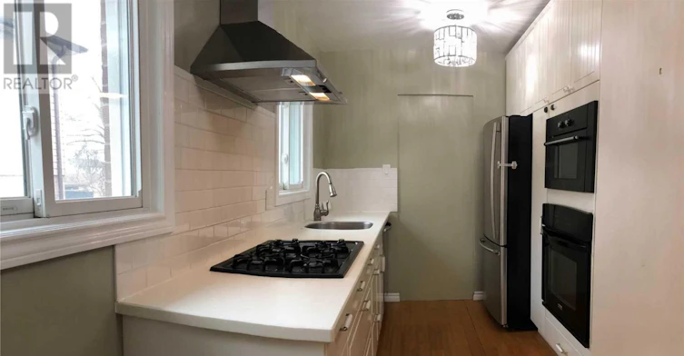 8 Sutherland Avenue, Brampton, ON, L6V 2H4 - 6