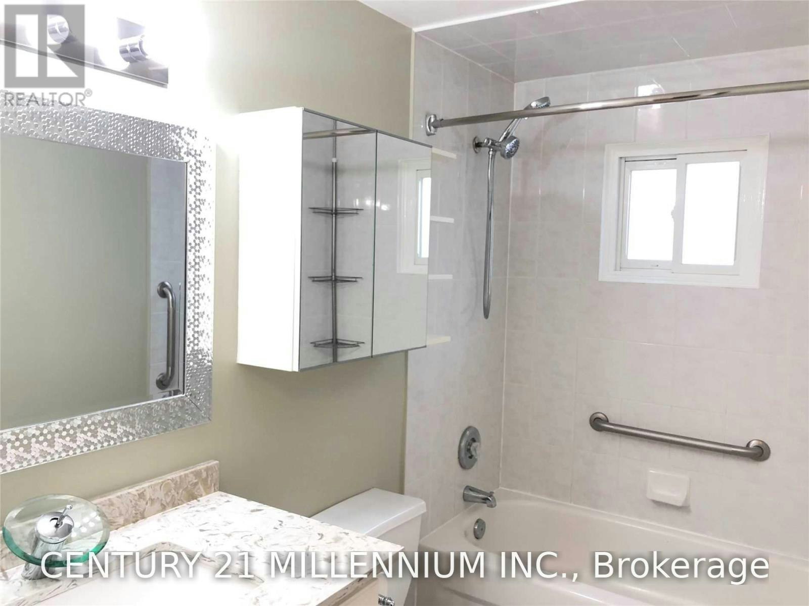 8 Sutherland Avenue, Brampton, ON, L6V 2H4 - 17