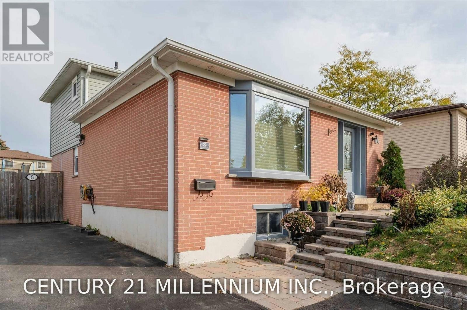 8 Sutherland Avenue, Brampton, ON, L6V 2H4