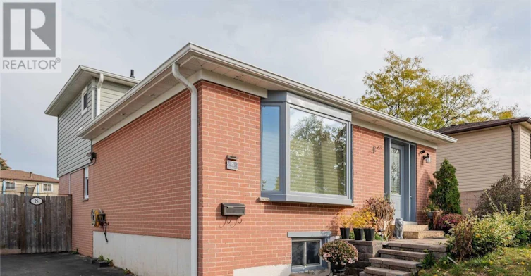 8 Sutherland Avenue, Brampton, ON, L6V 2H4