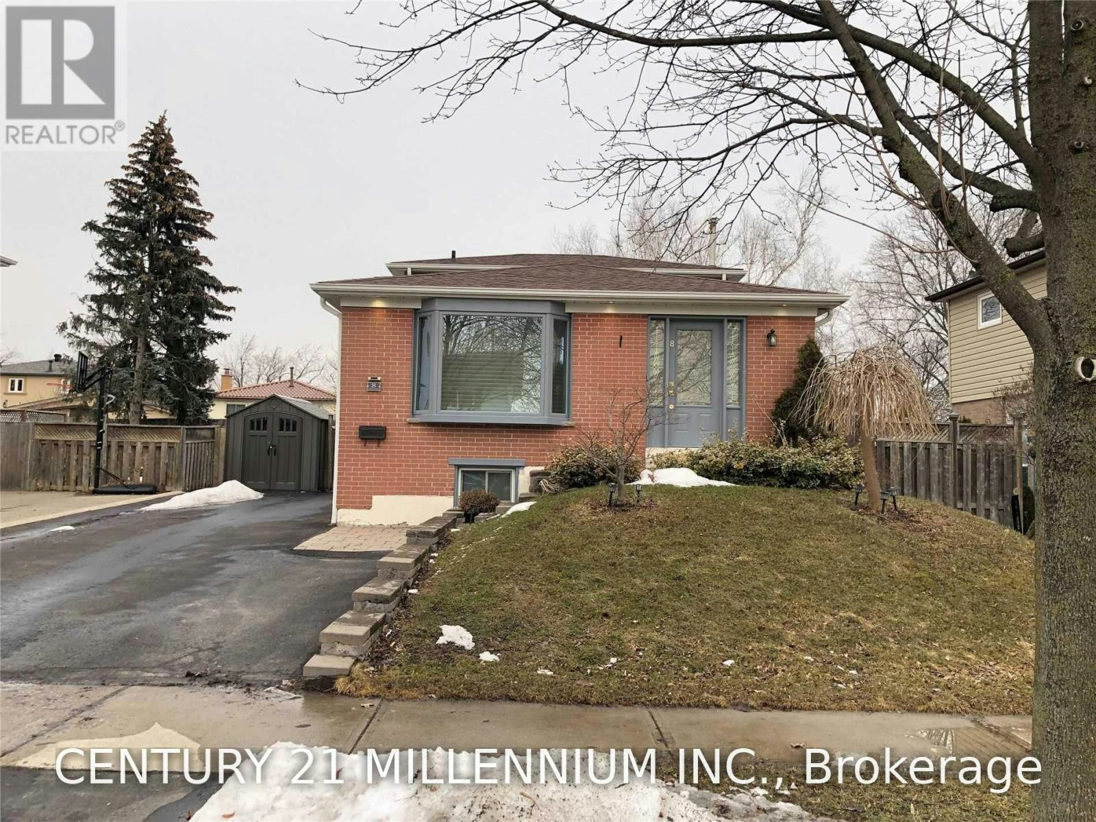 8 Sutherland Avenue, Brampton, ON, L6V 2H4 - 2