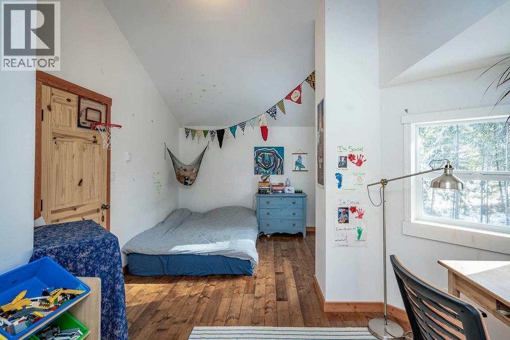 1112 Hume Street, Slocan, BC, V0G 2C0 - 33