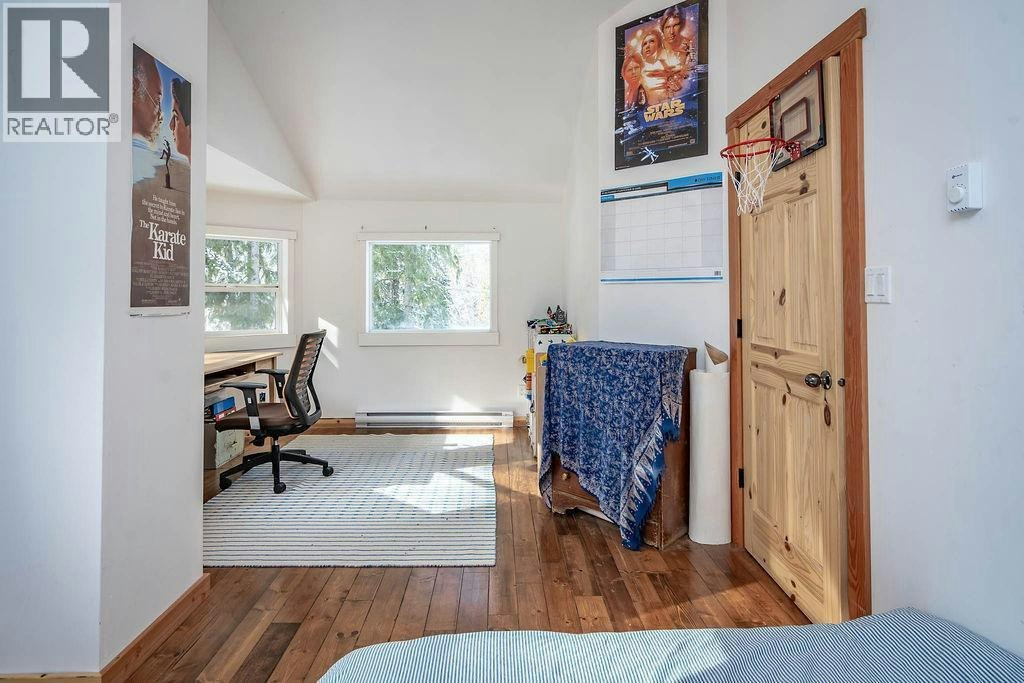 1112 Hume Street, Slocan, BC, V0G 2C0 - 34