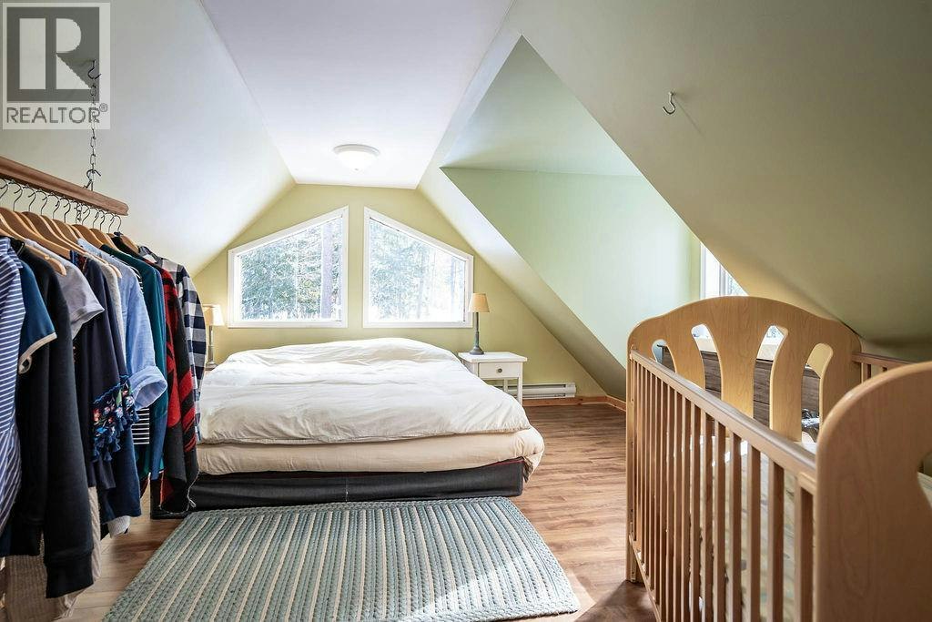 1112 Hume Street, Slocan, BC, V0G 2C0 - 25