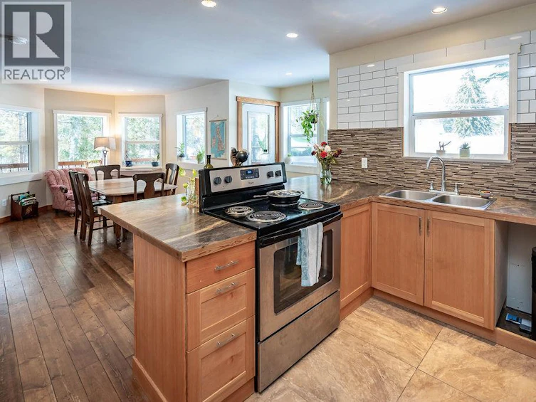 1112 Hume Street, Slocan, BC, V0G 2C0 - 21