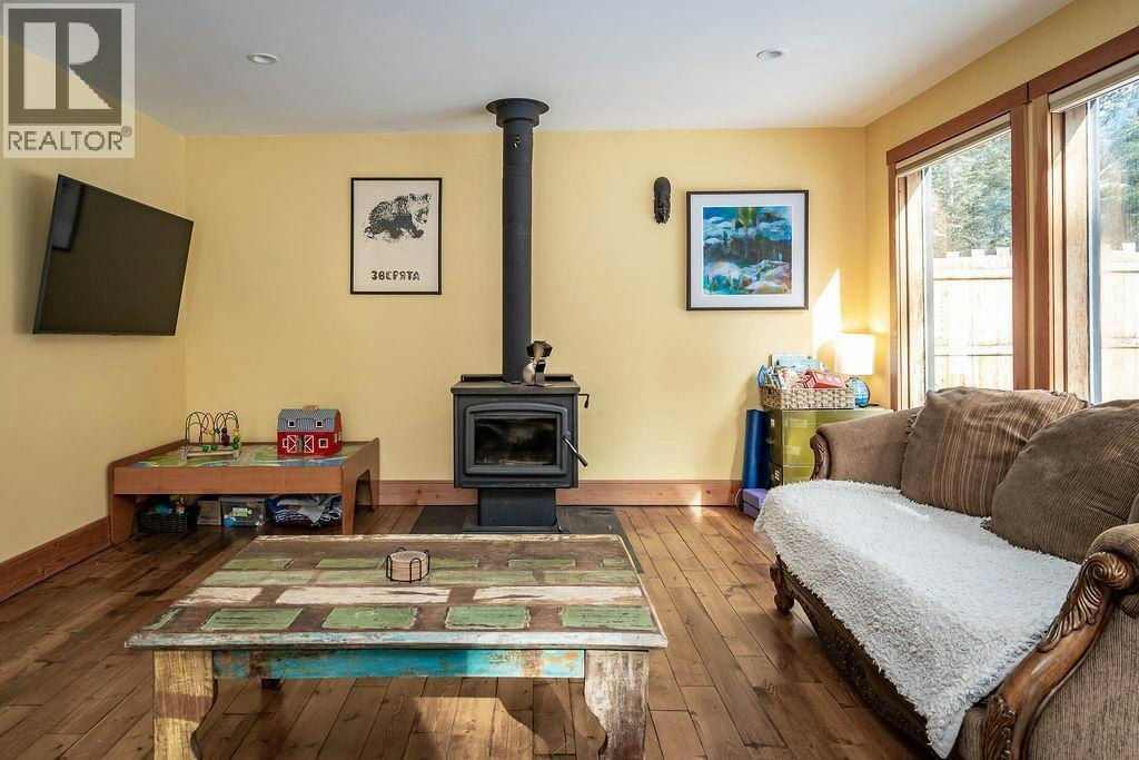 1112 Hume Street, Slocan, BC, V0G 2C0 - 40