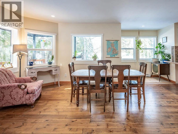 1112 Hume Street, Slocan, BC, V0G 2C0 - 13