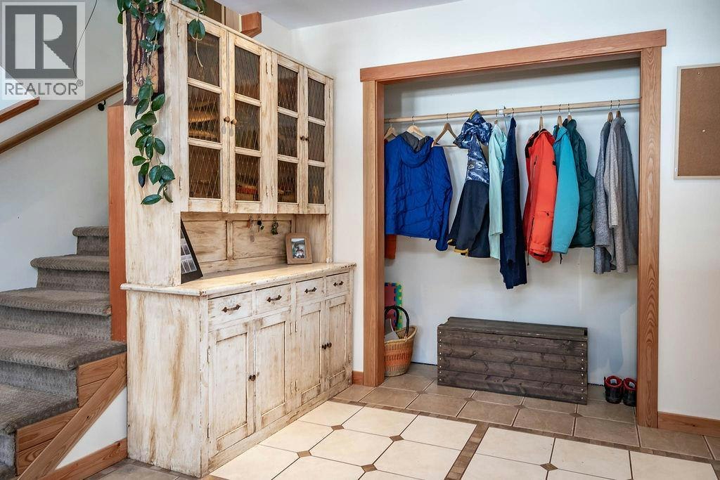 1112 Hume Street, Slocan, BC, V0G 2C0 - 9