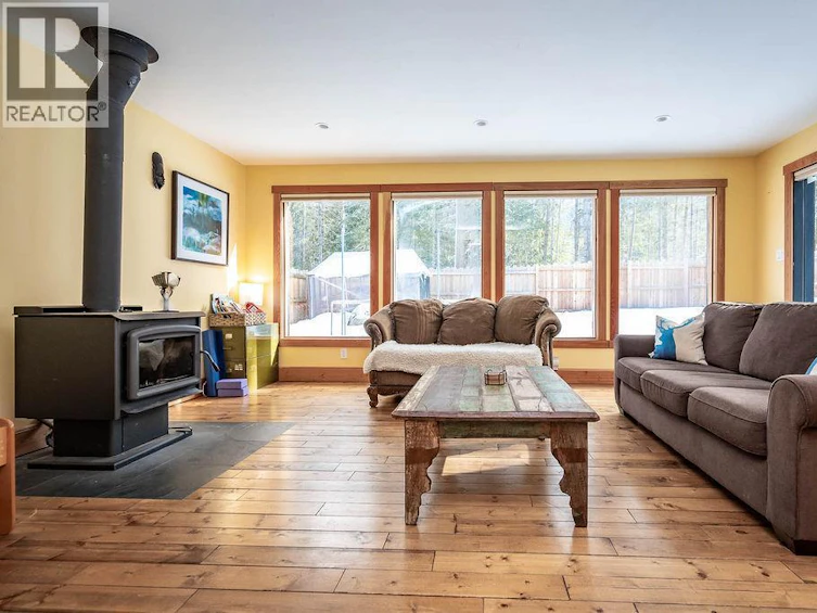 1112 Hume Street, Slocan, BC, V0G 2C0 - 39