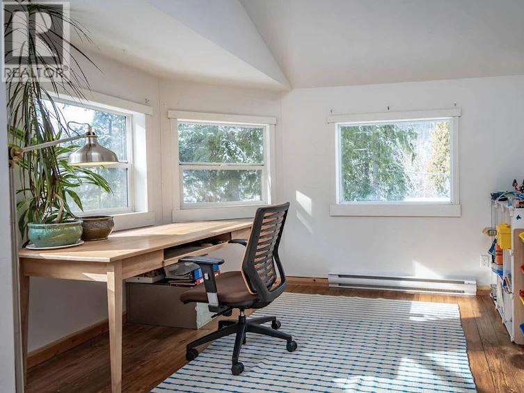 1112 Hume Street, Slocan, BC, V0G 2C0 - 32