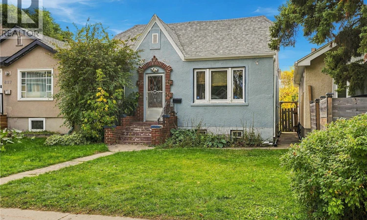 821 College Avenue