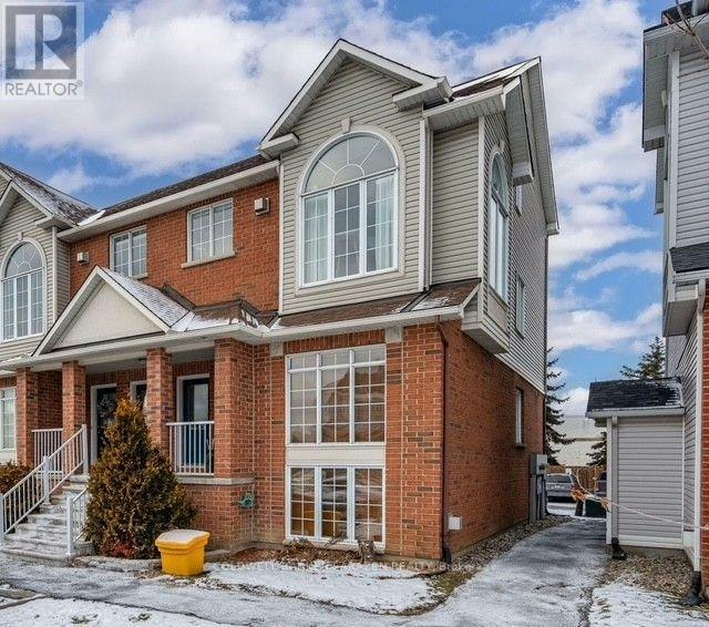 4-4443 Harper Avenue, Ottawa, ON, K1J 1C9