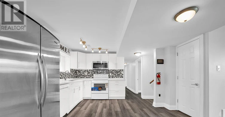 B-1896 Featherston Drive, Ottawa, ON, K1H 6P5 - 11