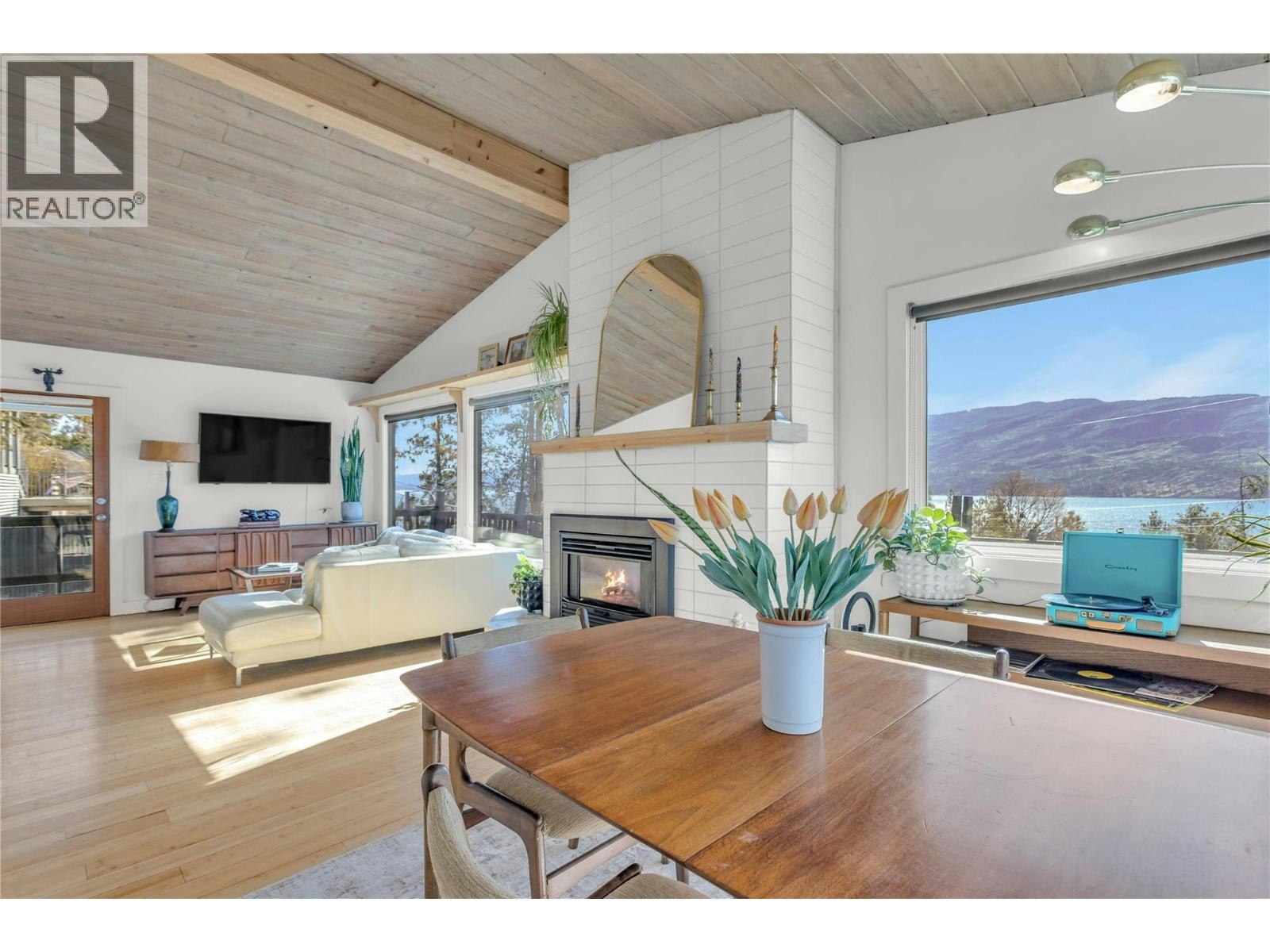 3991 Desert Pines Avenue, Peachland, BC, V0H 1X2