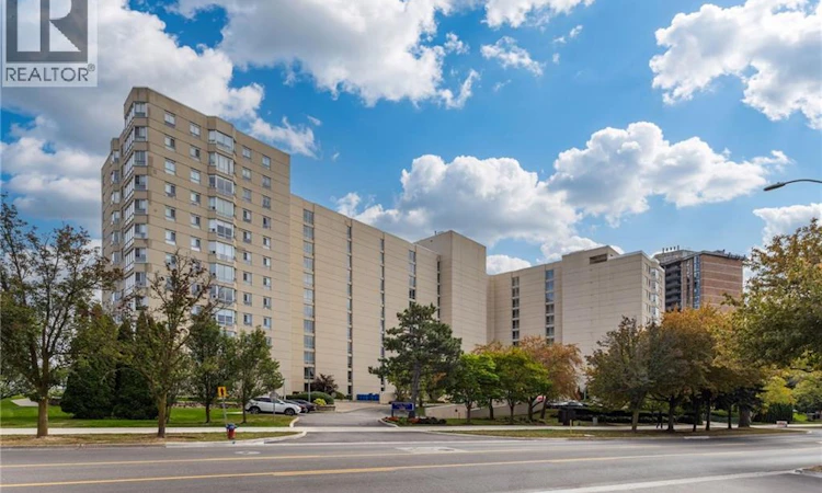 103-5280 Lakeshore Road