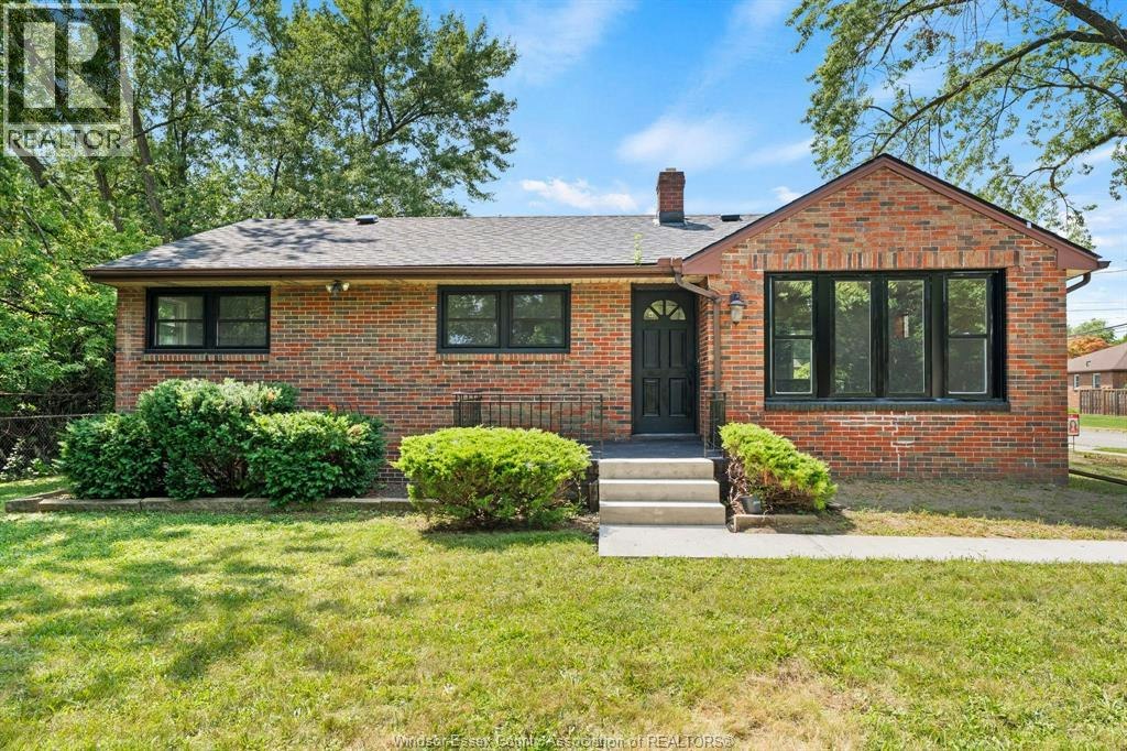 1905 Norfolk Street, Windsor, ON, N9E 1H6