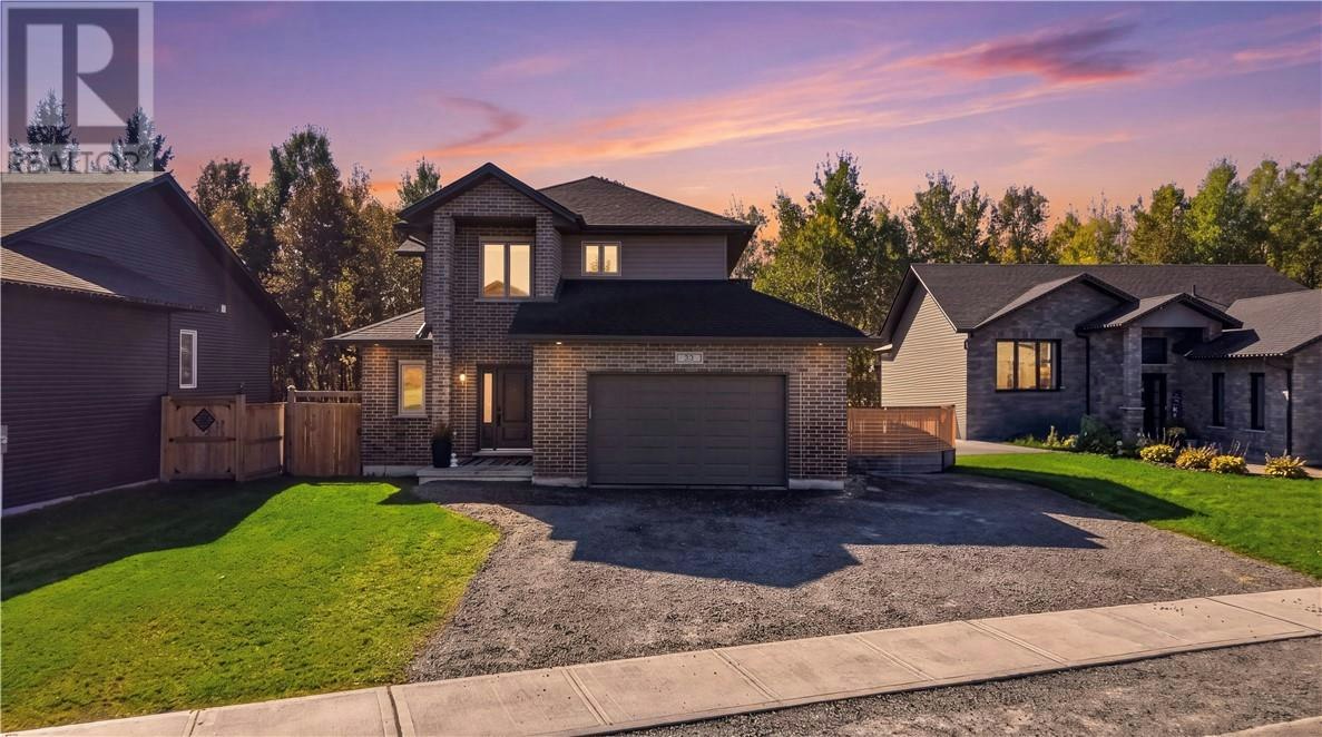 59 Herman Mayer Drive, Greater Sudbury, ON, P3Y 1H6