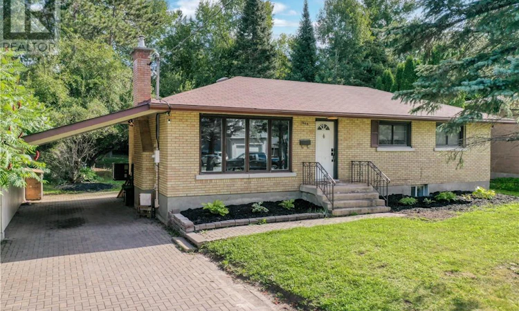 1668 Latimer Crescent
