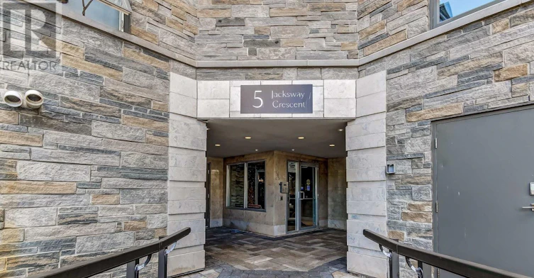 5 Jacksway Crescent, London, ON, N5X 3T6